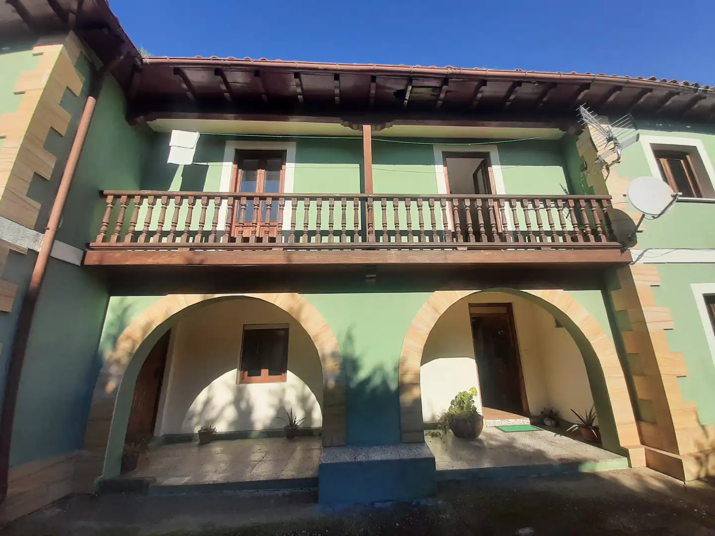 Vista exterior de Casa o chalet en venta en Reocín con Calefacción, Jardín privado y Amueblado