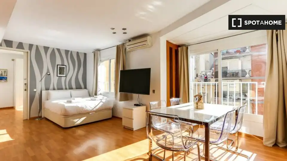 Piso con terraza en alquiler en Eixample, imagen 2