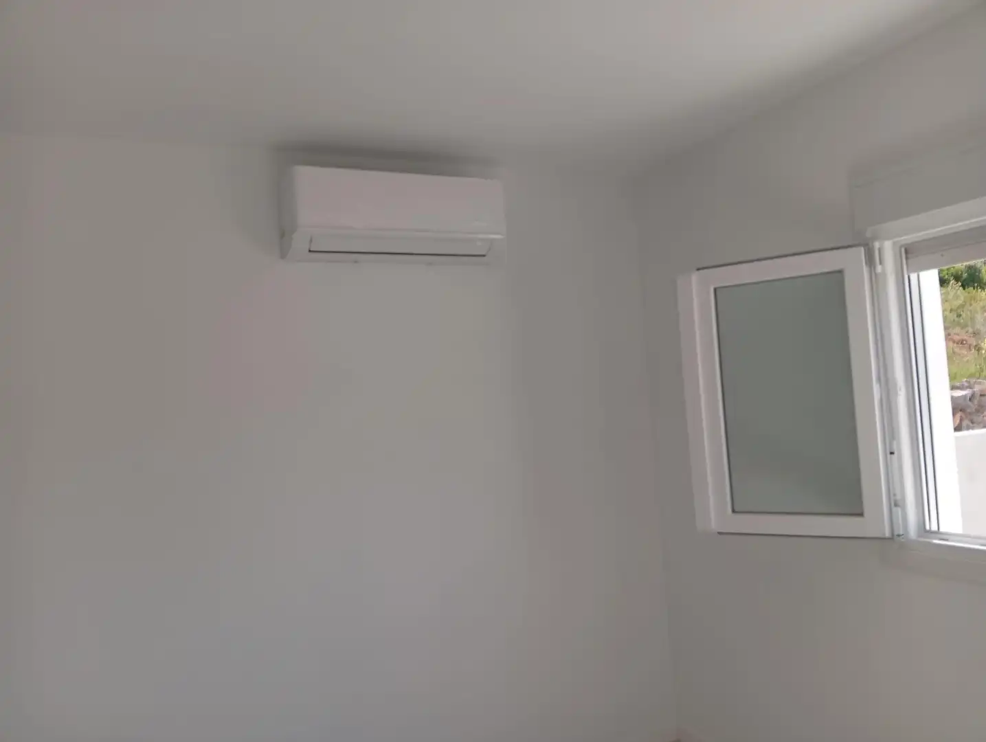 Bedroom of Country homes for sale in Tortosa  with Air Conditioner, Private garden and Storage room