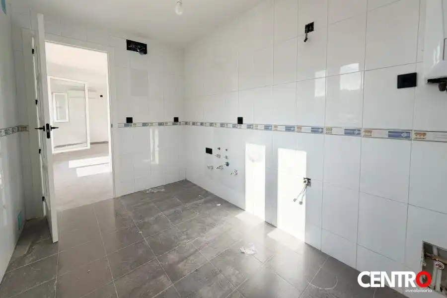 Badezimmer von Wohnung zum Verkauf in Cenes de la Vega mit Klimaanlage, Heizung und Privatgarten