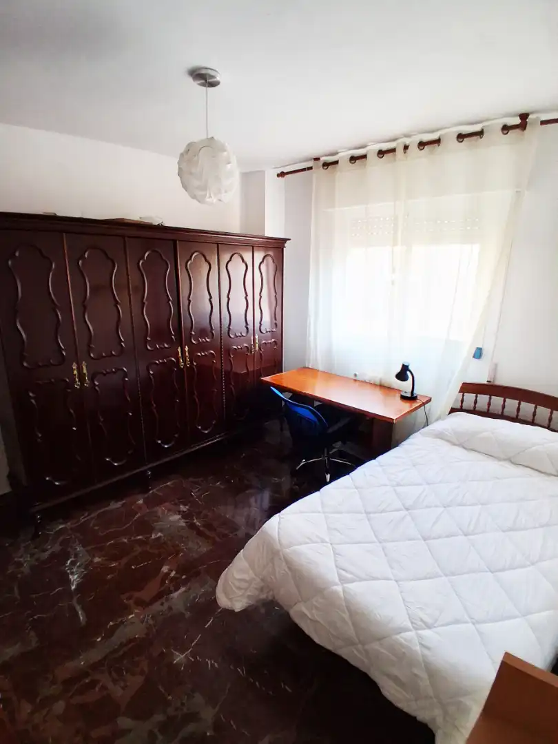 Bedroom of Flat for rent in Granada  with Furnished, Oven and Washing machine