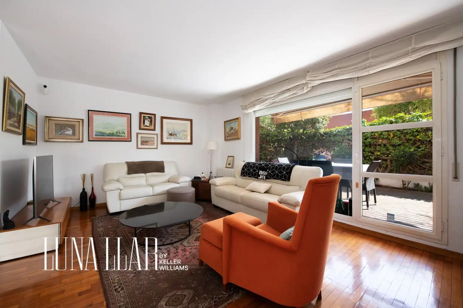 Living room of Detached homes for sale in Sant Joan Despí  with Heating and Parquet flooring