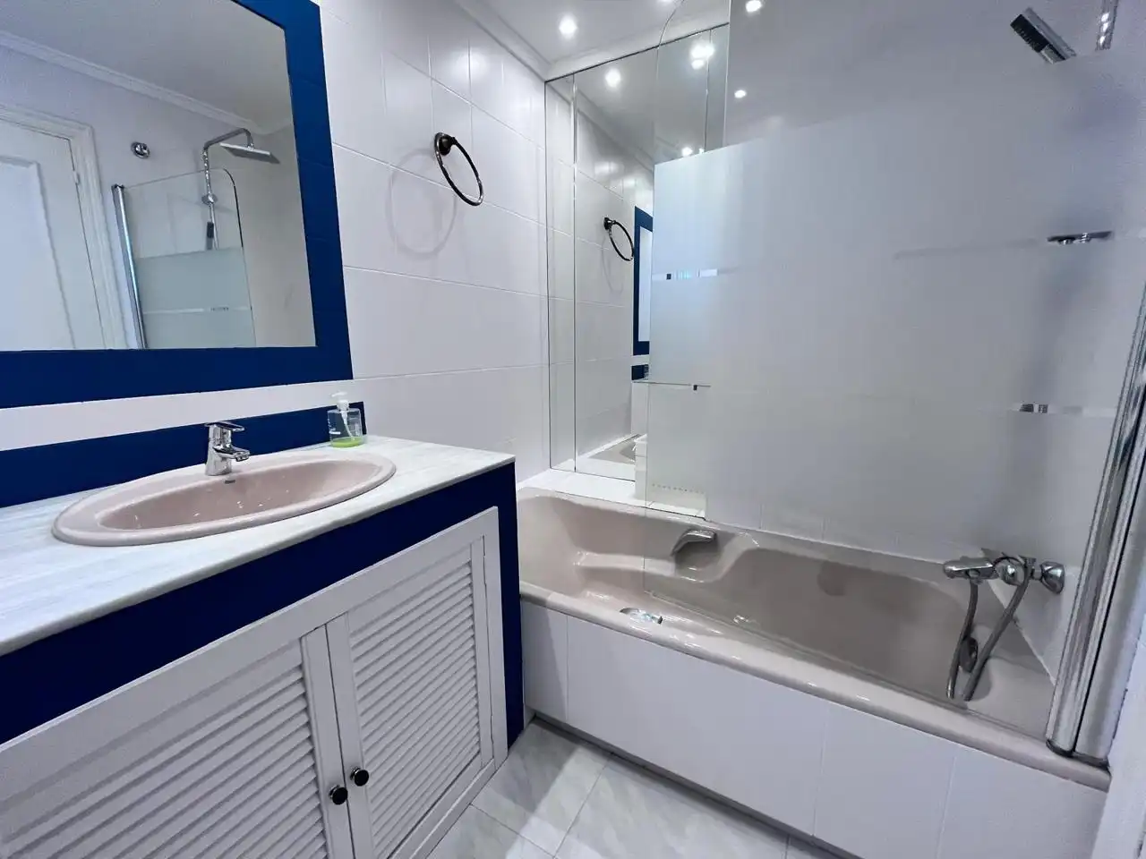 Bathroom of Flat for sale in Vitoria - Gasteiz  with Heating, Parquet flooring and Terrace