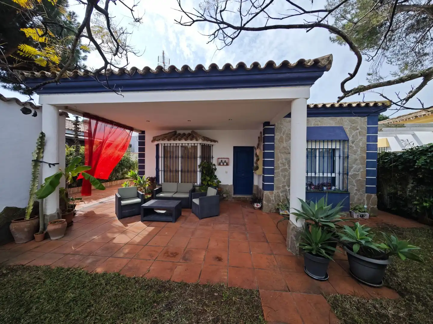 Jardí de Casa o xalet en venda en Chiclana de la Frontera amb Aire condicionat, Jardí privat i Terrassa