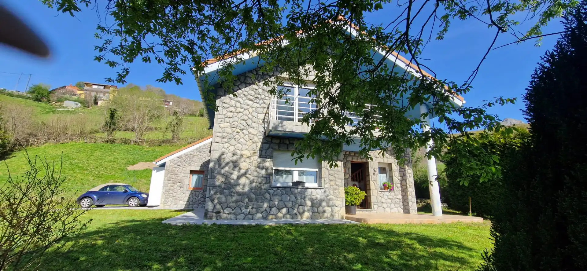 Vista exterior de Casa o xalet en venda en Riosa amb Calefacció, Jardí privat i Terrassa