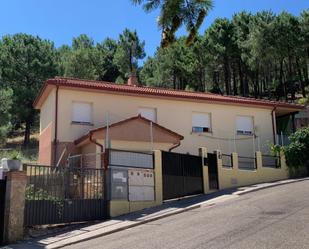 Exterior view of House or chalet for sale in Sotillo de la Adrada  with Heating, Private garden and Terrace