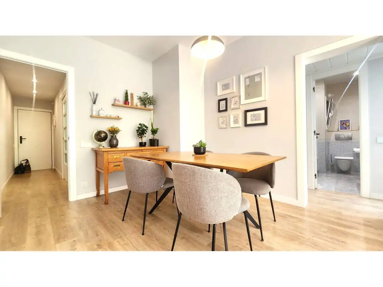 Dining room of Flat for sale in Barcelona  with Air Conditioner, Parquet flooring and Terrace
