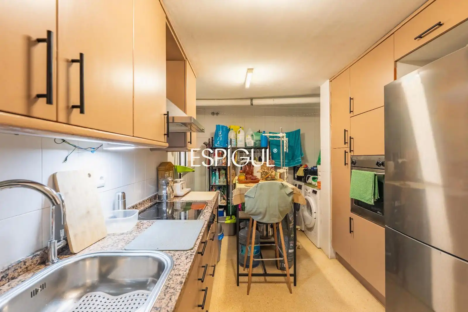 Küche von Wohnung zum Verkauf in Salt mit Heizung, Möbliert und Ofen