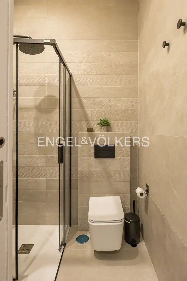 Baño de Piso de alquiler en Madrid con Calefacción y Balcón
