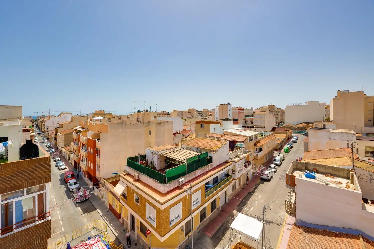 Vista exterior de Ático en venta en Torrevieja con Aire acondicionado y Terraza