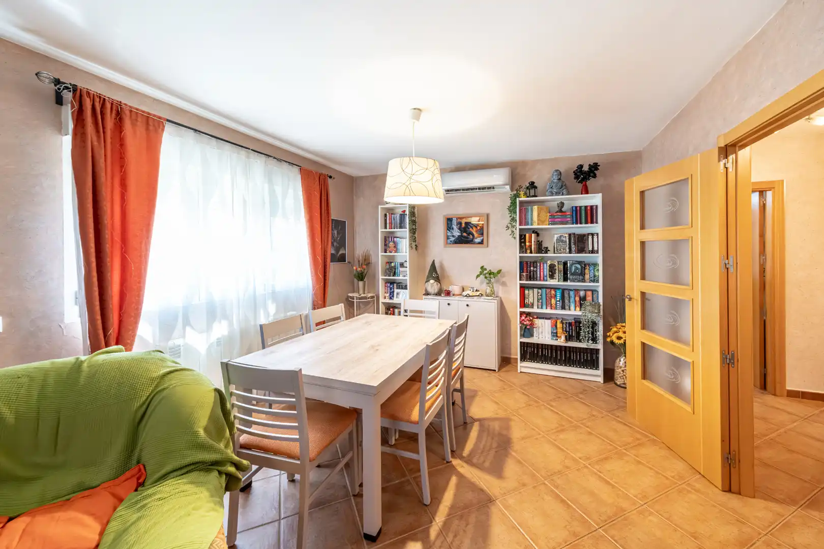 Comedor de Casa o chalet en venta en Chiloeches con Aire acondicionado, Calefacción y Jardín privado