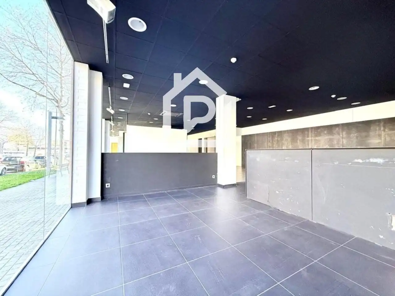 Local comercial en venta en Salvador Dalí i Domènech, imagen 7