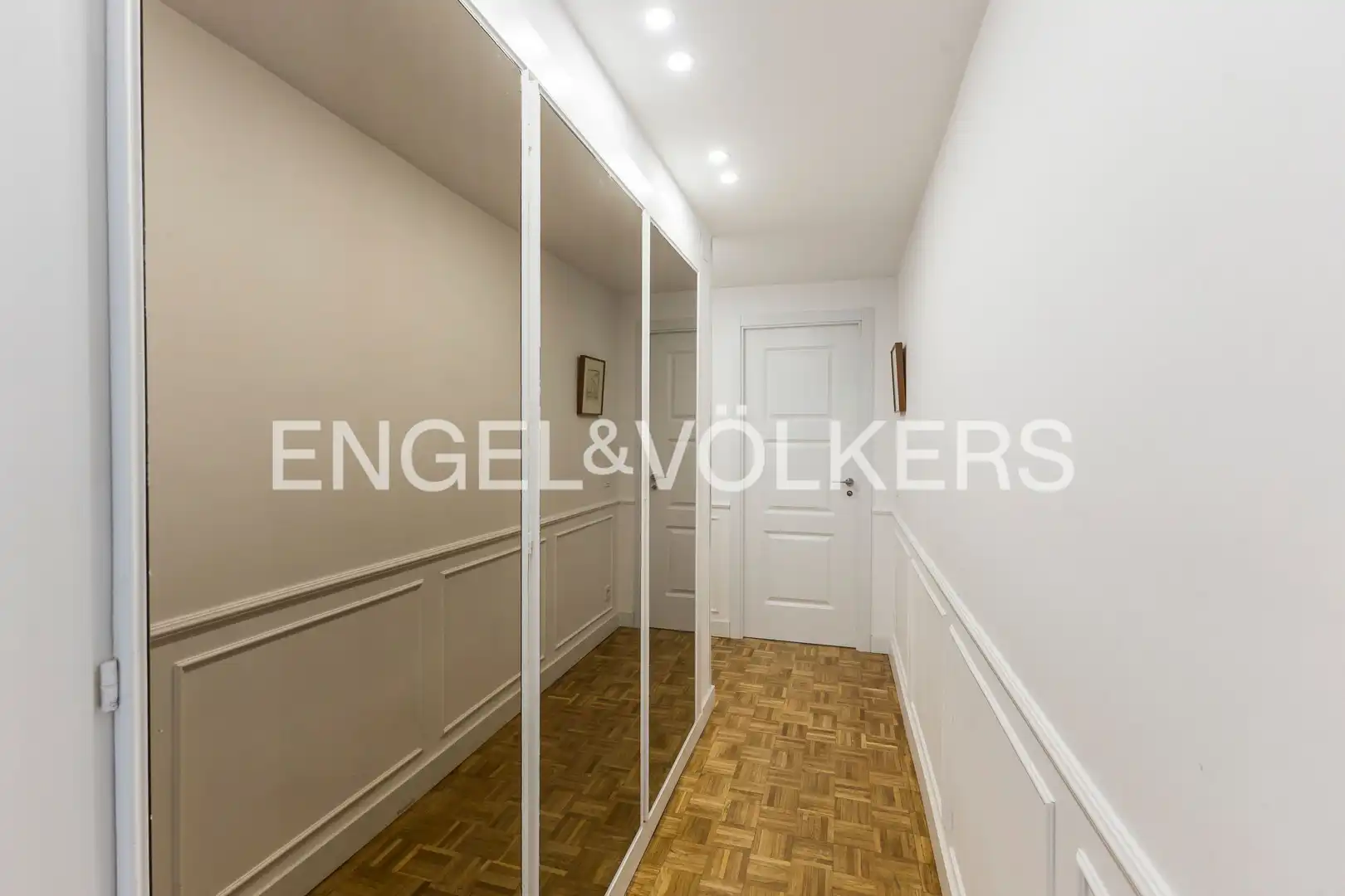 Flat for sale in Madrid  with Air Conditioner, Heating and Parquet flooring