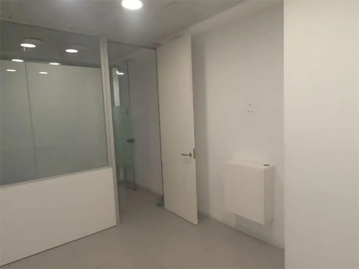 Geschaftsraum zur Miete in Llombai