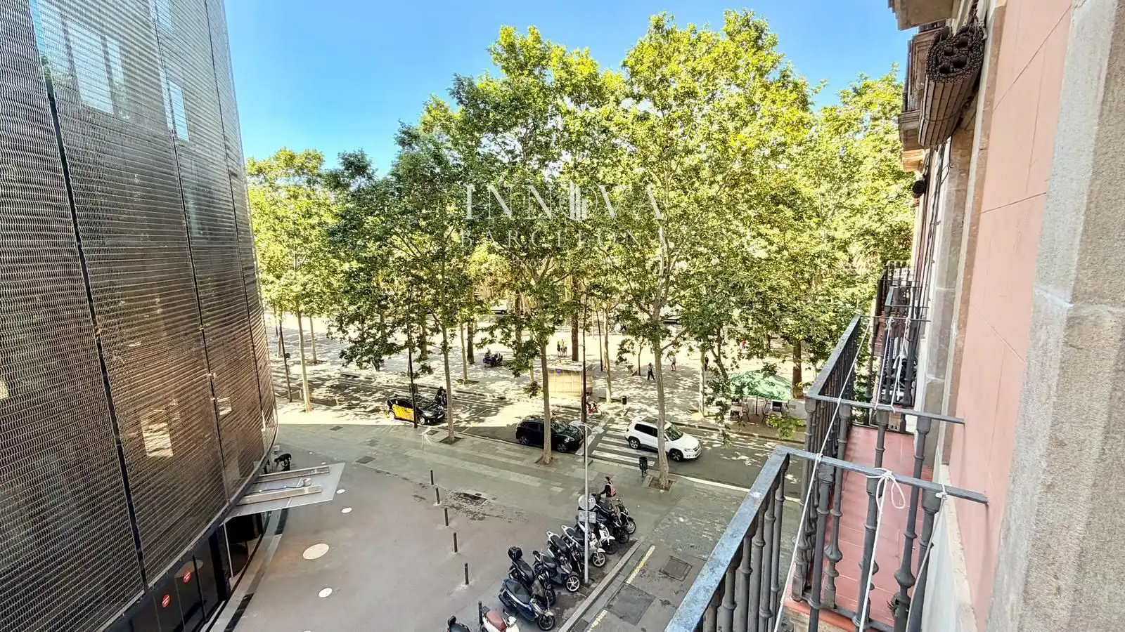 Vista exterior de Piso en venta en Barcelona