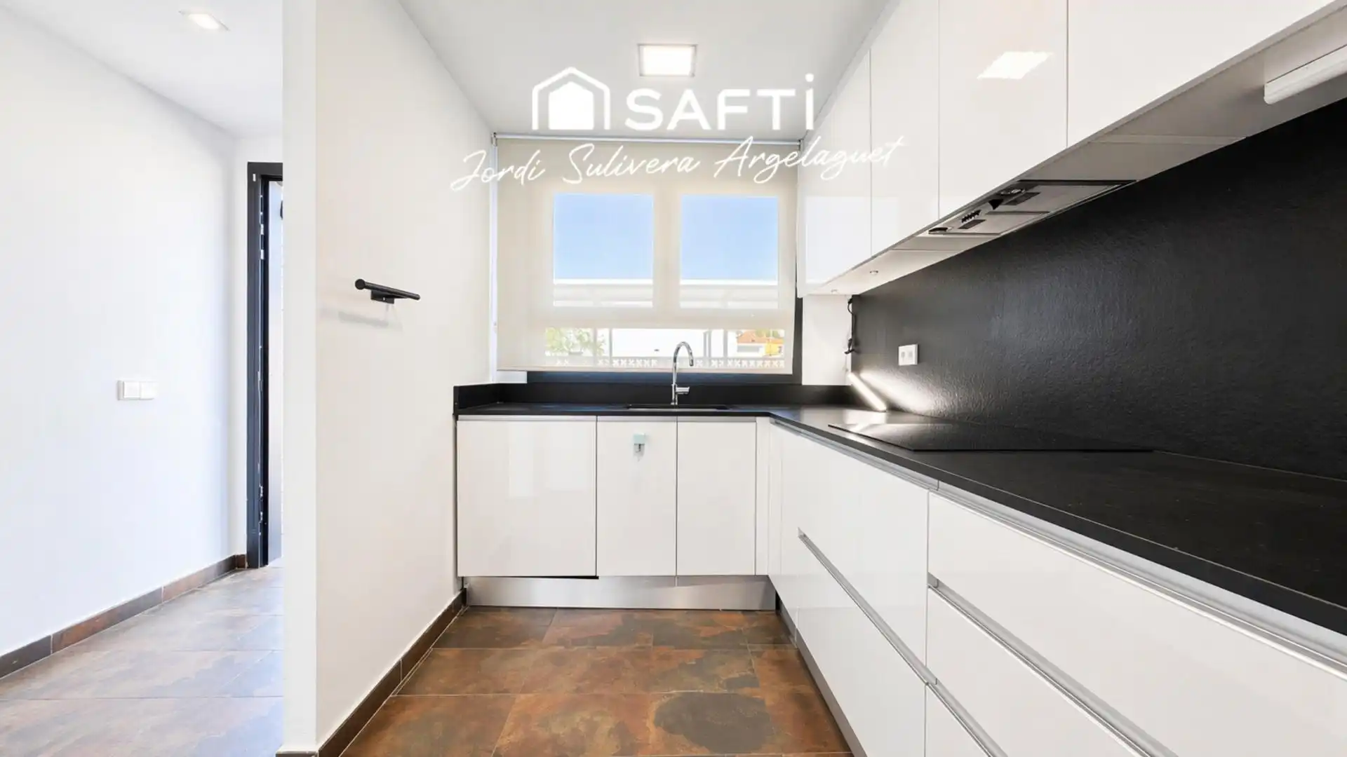 Cocina de Casa adosada en venta en L'Escala con Aire acondicionado, Terraza y Balcón