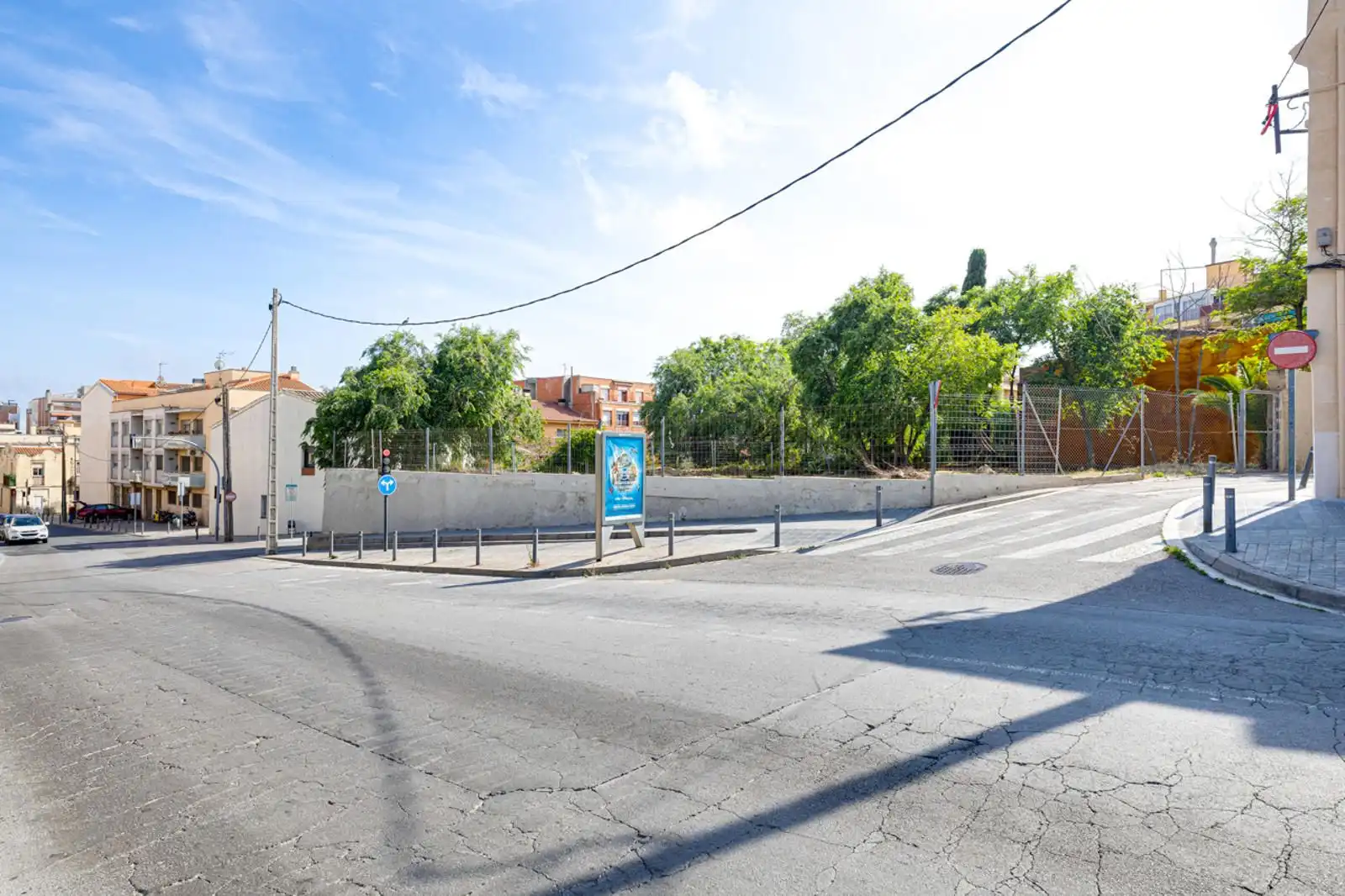 Vista exterior de Edificio en venta en Santa Coloma de Gramenet