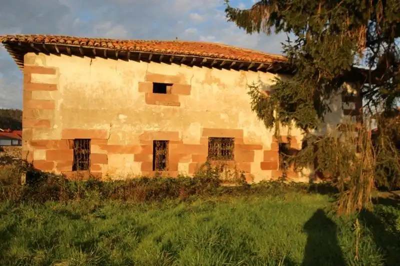 Vista exterior de Casa o xalet en venda en Cabezón de la Sal amb Jardí privat i Terrassa