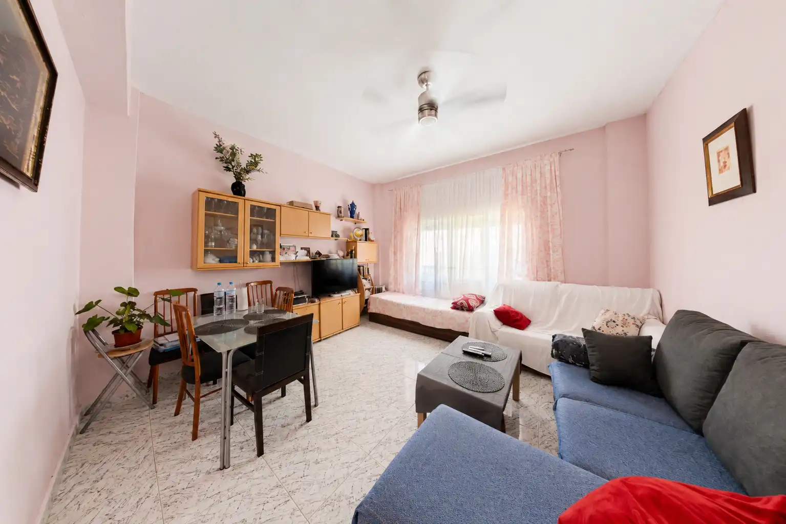 Wohnzimmer von Erdgeschoss zum Verkauf in Murcia mit Möbliert