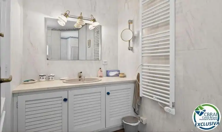 Baño de Apartamento en venta en Empuriabrava con Aire acondicionado, Trastero y Piscina