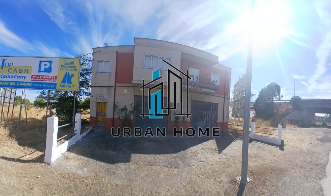 Exterior view of House or chalet for sale in León Capital   with Heating and Private garden