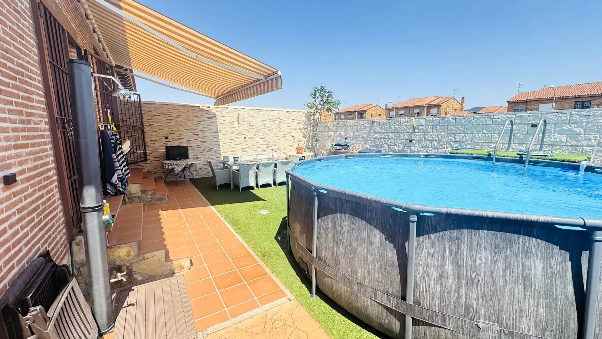 Piscina de Casa o xalet en venda en Cedillo del Condado amb Aire condicionat, Calefacció i Jardí privat