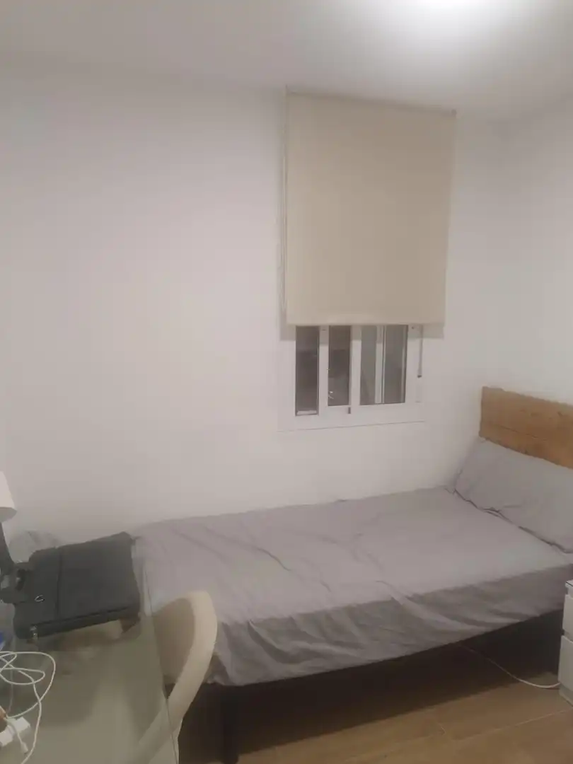 Schlafzimmer von Erdgeschoss zur Miete in Sevilla