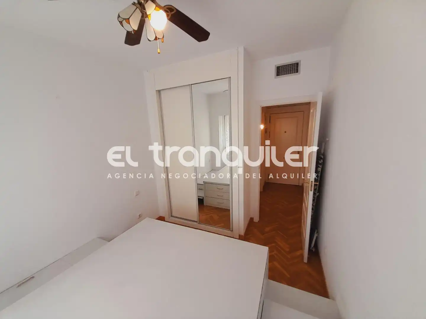 Schlafzimmer von Wohnung zum Verkauf in Madrid mit Klimaanlage, Parkett und Schwimmbad