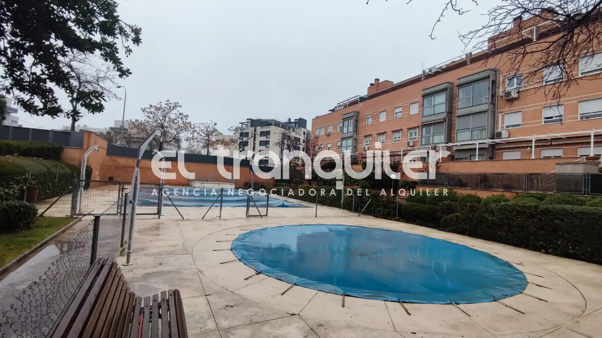 Vista exterior de Àtic de lloguer en Madrid amb Aire condicionat, Parquet i Terrassa