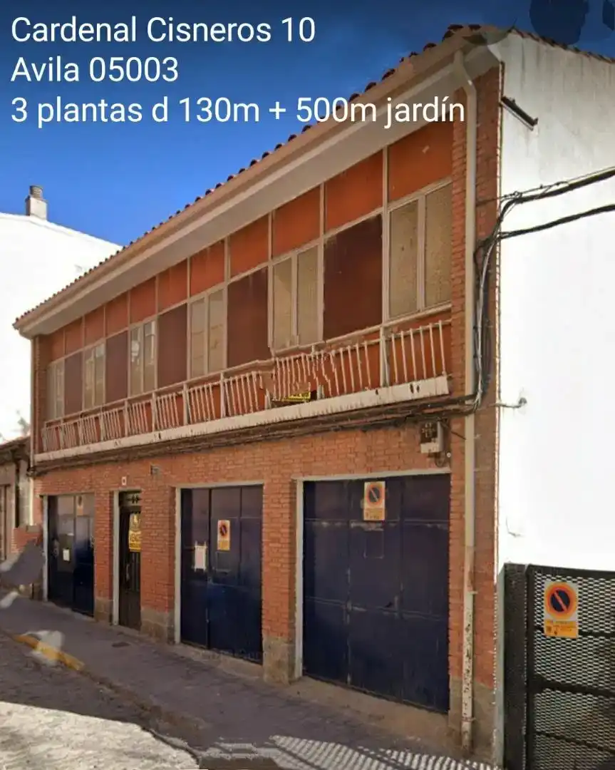 Vista exterior de Casa o xalet en venda en Ávila Capital amb Balcó