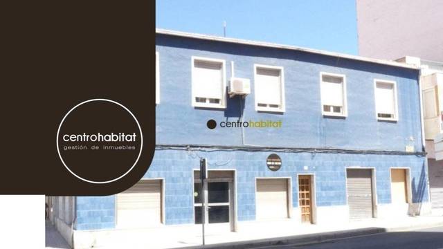 Casa-chalet en Venta en Petrer