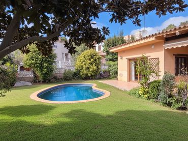 Haus mit Pool zum Verkauf in Carrer de la Cala Crancs 30