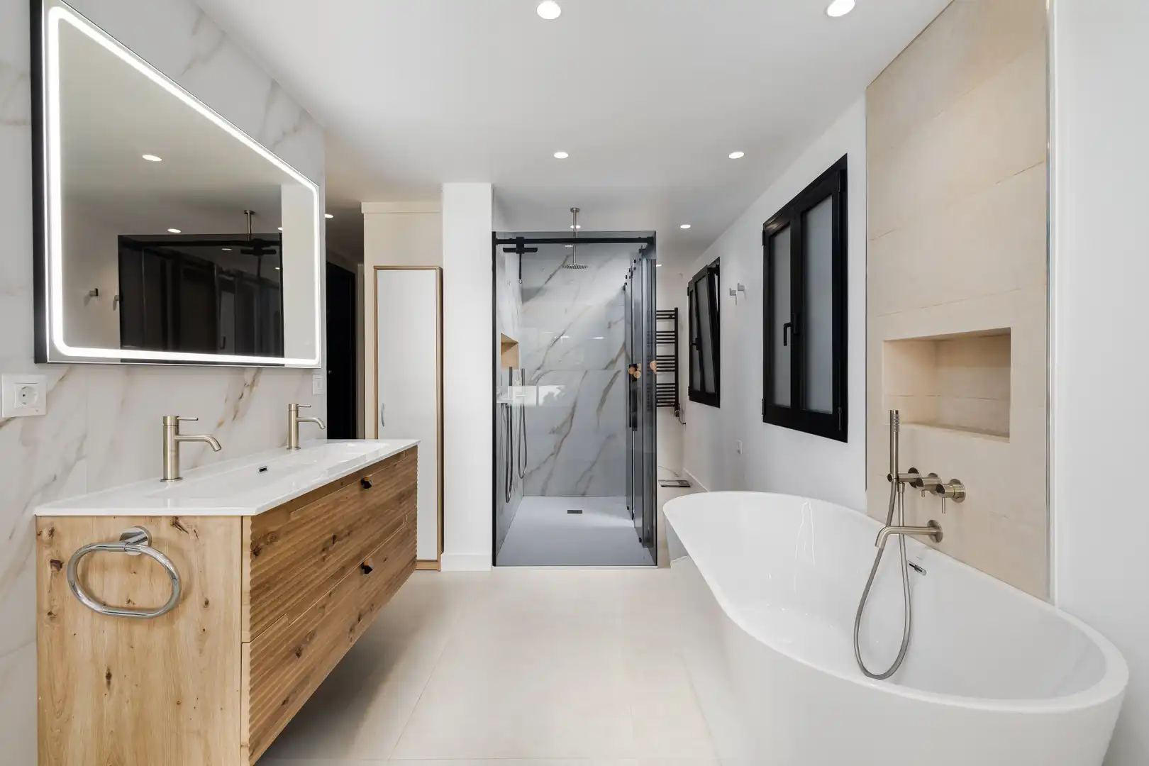 Baño de Apartamento en venta en Marbella con Aire acondicionado, Terraza y Trastero