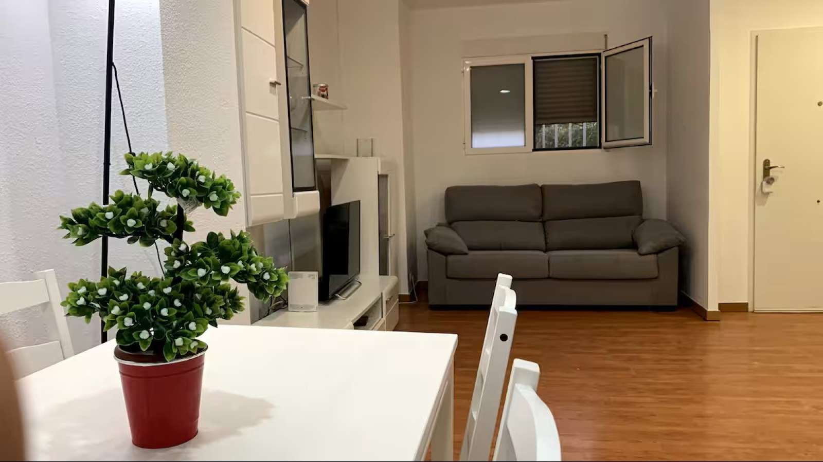 Sala d'estar de Apartament per a compartir en  Valencia Capital amb Aire condicionat i Terrassa