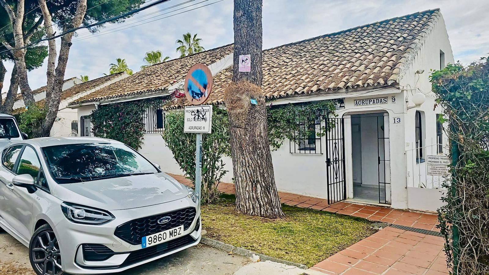 Exterior view of Flat for sale in Marbella  with Air Conditioner, Terrace and Storage room