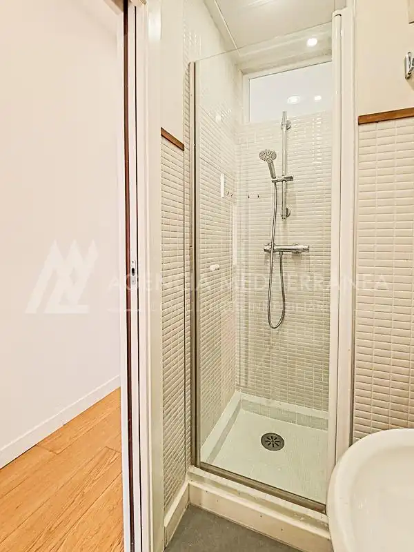 Baño de Piso de alquiler en Valencia con Aire acondicionado, Calefacción y Trastero