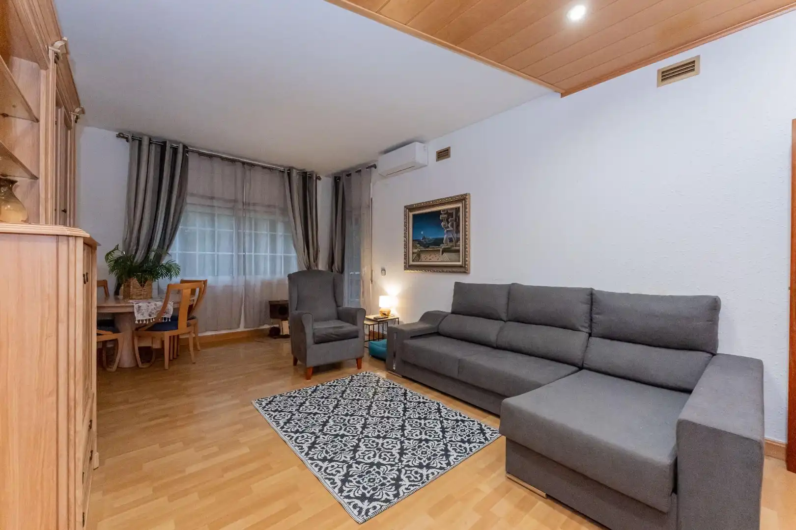 Sala d'estar de Pis en venda en Gavà amb Aire condicionat, Calefacció i Parquet