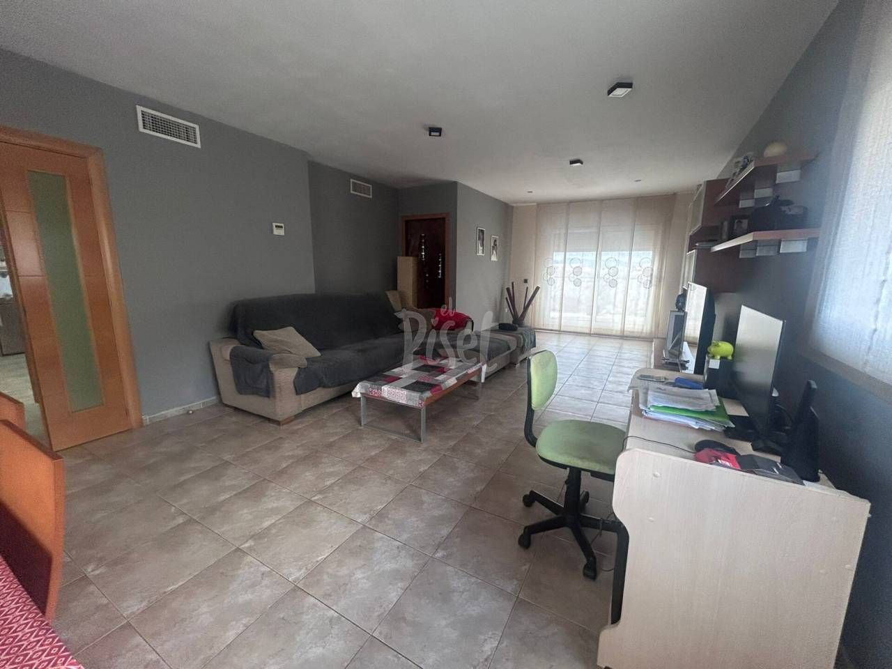 Vista exterior de Casa o xalet en venda en Els Pallaresos amb Aire condicionat, Terrassa i Piscina