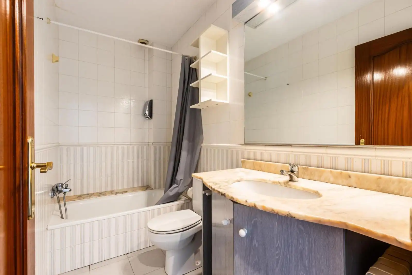 Baño de Casa o chalet en venta en Sabadell con Calefacción, Parquet y Terraza