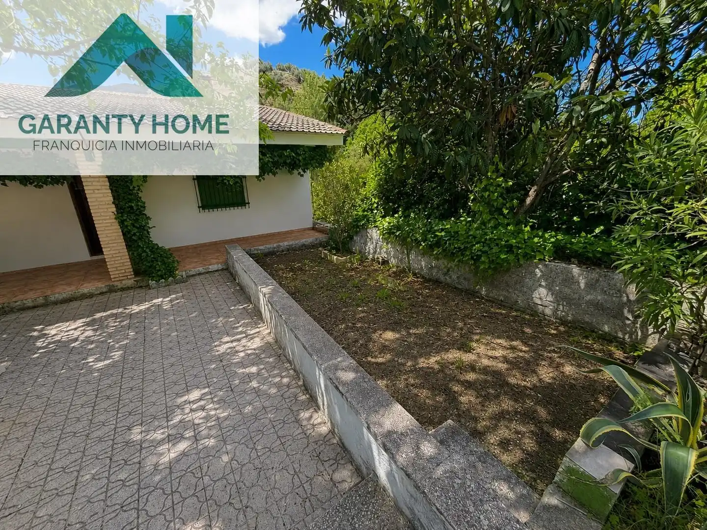 Vista exterior de Casa o chalet en venta en Martos con Jardín privado, Trastero y Piscina
