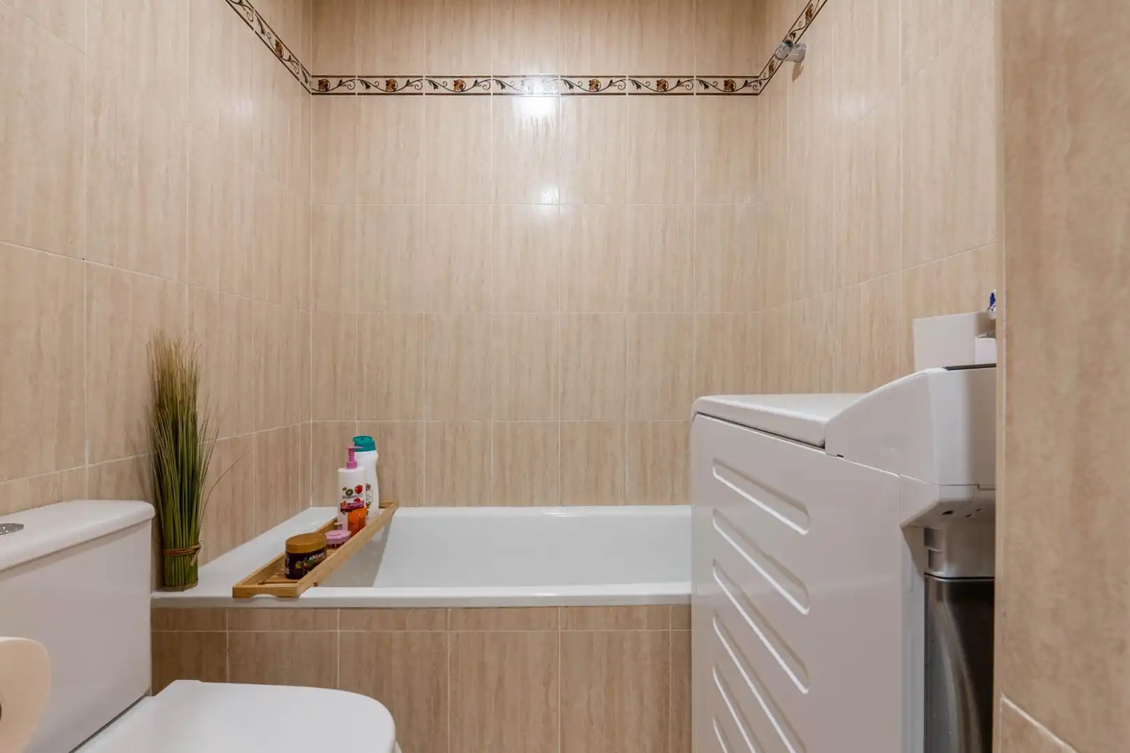 Baño de Apartamento en venta en Almuñécar con Jardín privado, Terraza y Piscina comunitaria