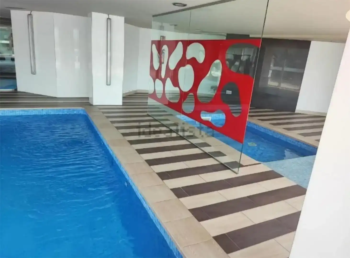 Piscina de Pis en venda en Viveiro amb Parquet, Traster i Piscina