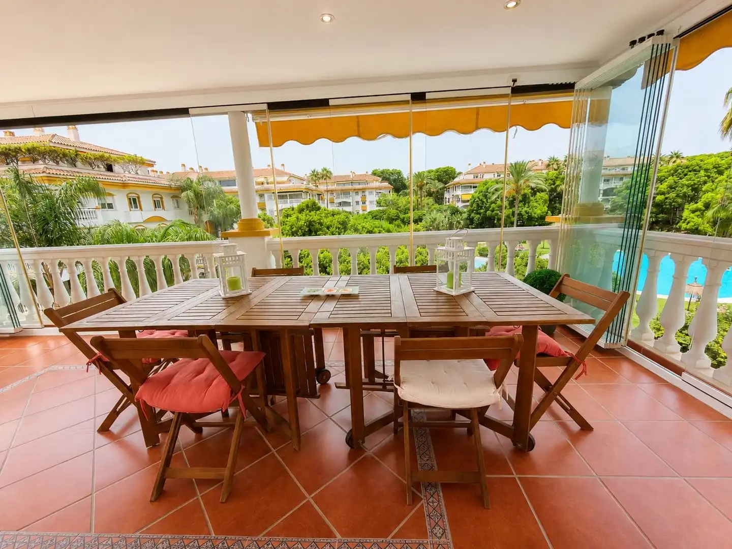 Terraza de Apartamento en venta en Marbella con Jardín privado y Piscina comunitaria