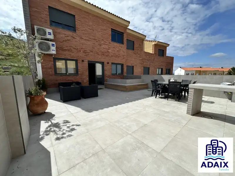 Casa adosada en venda a Calle Cañuelo, 22, Almonacid de Toledo