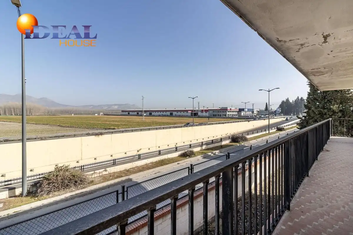 Casa rústica amb piscina en venda a Santa Fe, imagen 42