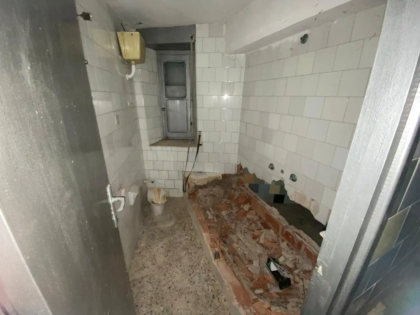 Bathroom of Flat for sale in Hazas de Cesto