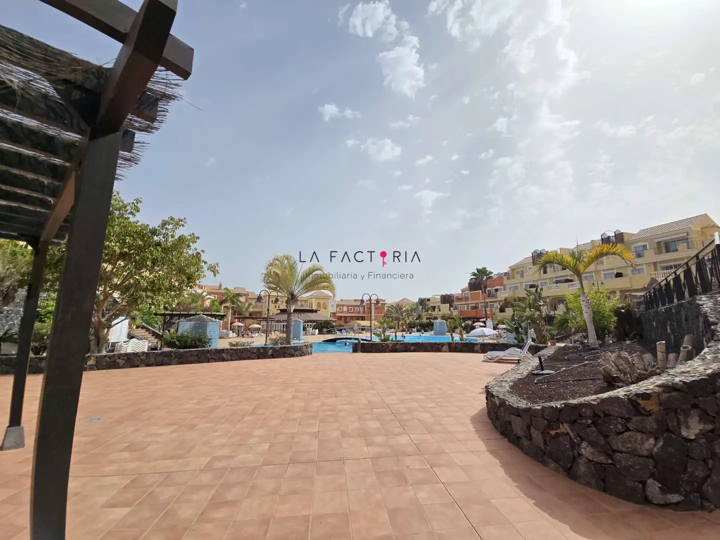 Vista exterior de Apartamento en venta en Arona con Terraza, Amueblado y Piscina comunitaria