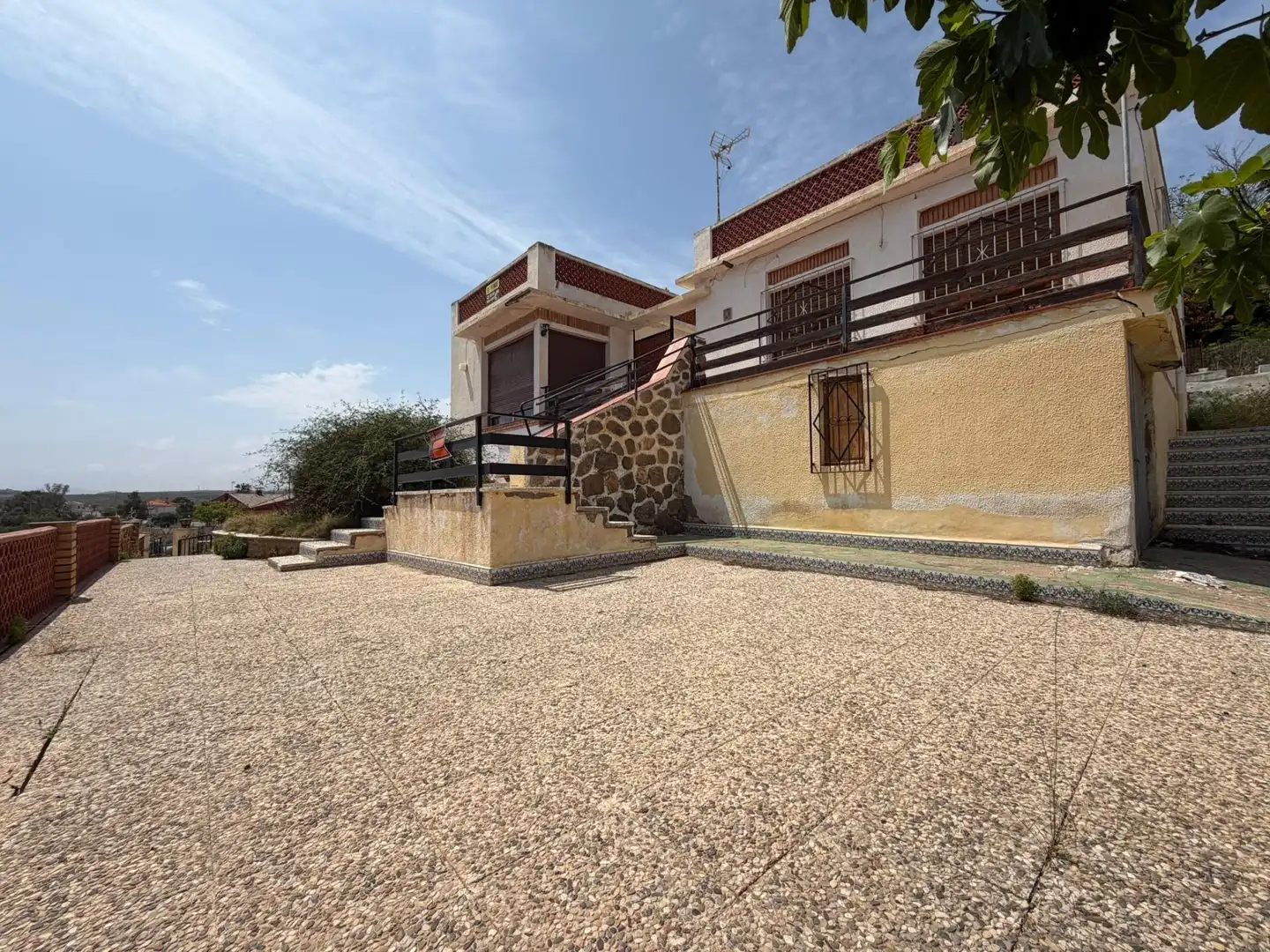 Vista exterior de Casa o xalet en venda en Águilas amb Jardí privat, Terrassa i Traster