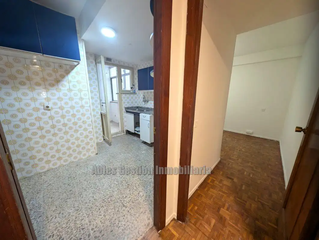 Habitación de Piso en venta en Oviedo  con Calefacción, Parquet y Terraza