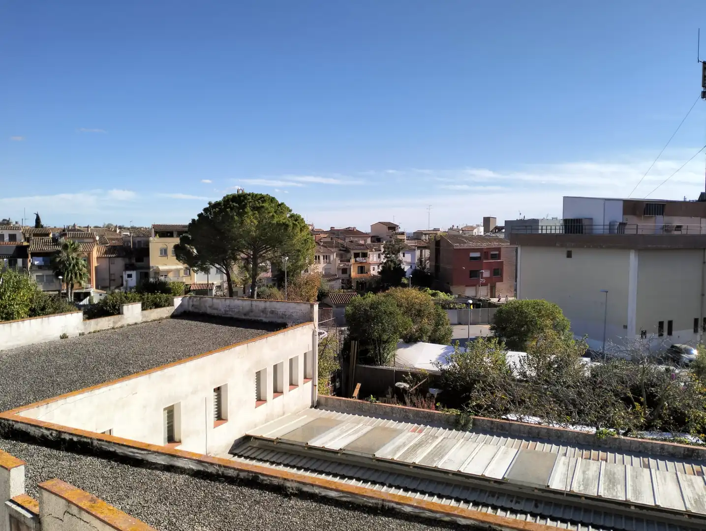 Vista exterior de Ático en venta en Banyoles con Aire acondicionado, Parquet y Terraza
